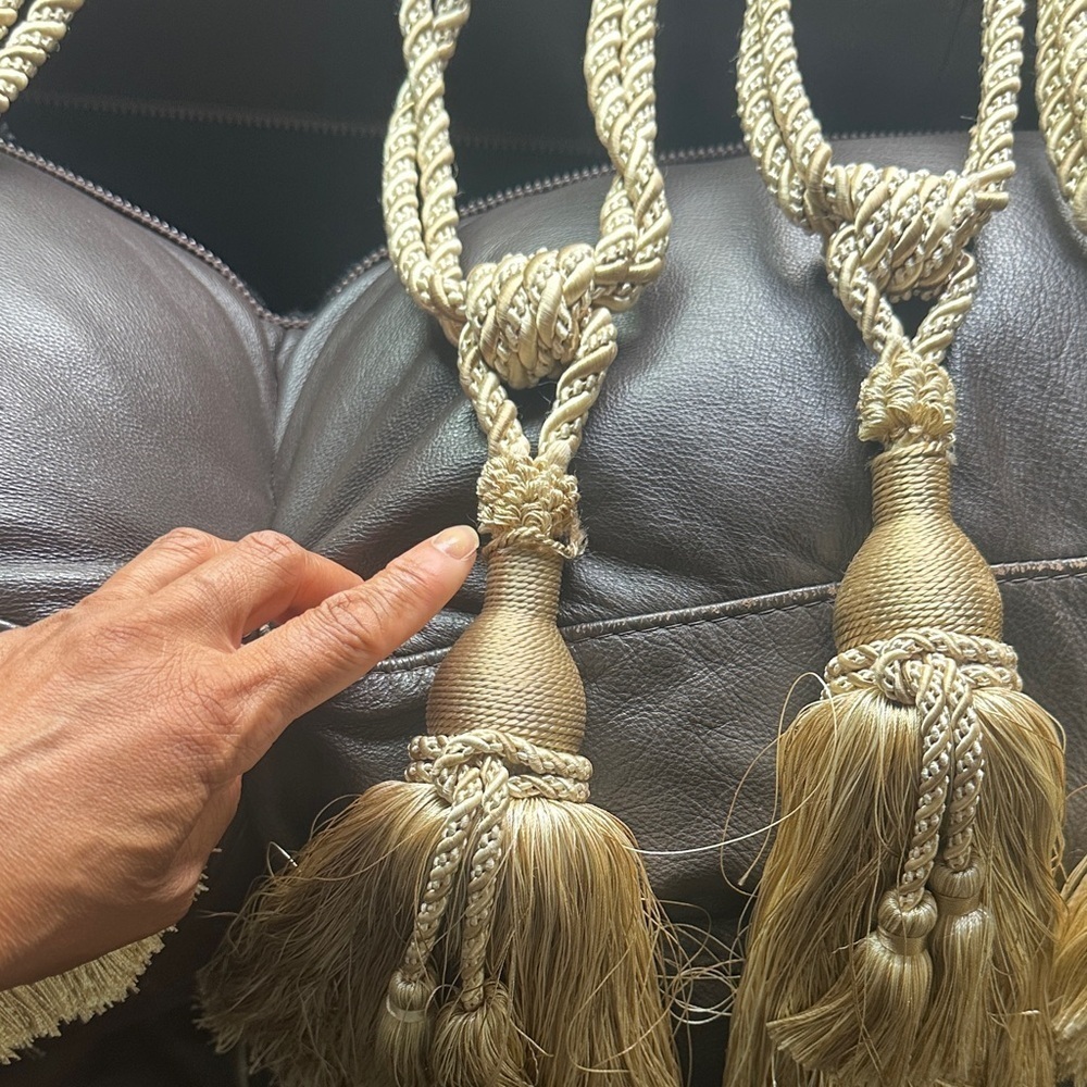 Elegant Beige & White Curtain Ties Tassel Rope - Picture 3 of 10